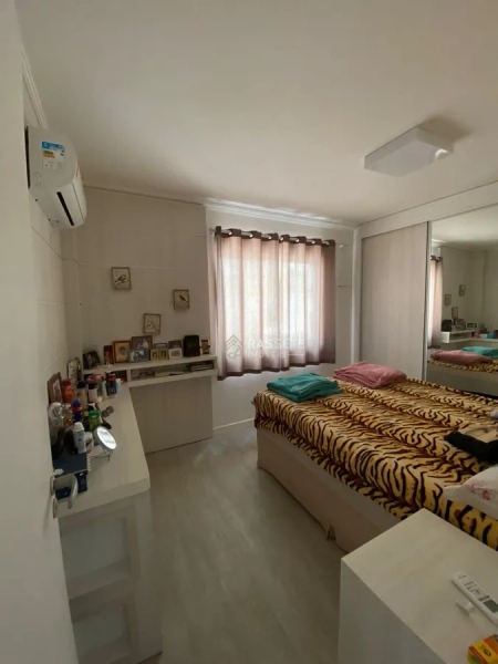 CASA COM 6 DORMITÓRIOS A 200 METROS DA PRAIA: 24ª foto da galeria de imagens do imóvel