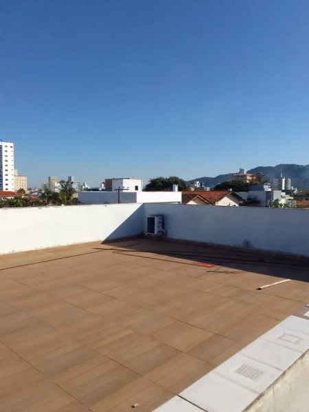 CASA COM 6 DORMITÓRIOS A 200 METROS DA PRAIA: 21ª foto da galeria de imagens do imóvel