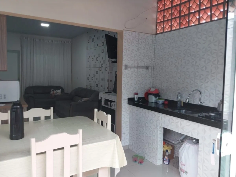 CASA COM 6 DORMITÓRIOS A 200 METROS DA PRAIA: 19ª foto da galeria de imagens do imóvel