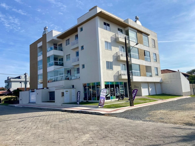 APARTAMENTO MOBILIADO A POUCOS PASSOS DA PRAIA EM NAVEGANTES/SC: 2ª foto da galeria de imagens do imóvel