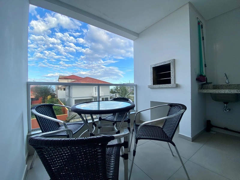 APARTAMENTO MOBILIADO A POUCOS PASSOS DA PRAIA EM NAVEGANTES/SC: 3ª foto da galeria de imagens do imóvel