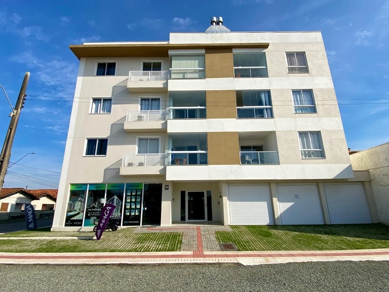 APARTAMENTO MOBILIADO A POUCOS PASSOS DA PRAIA EM NAVEGANTES/SC: 1ª foto da galeria de imagens do imóvel