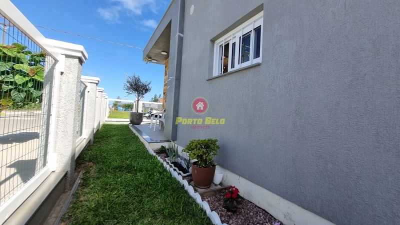 CASA DE ESQUINA PRÓXIMA DO MAR E CENTRO DE ATLÂNTIDA SUL: 5ª foto da galeria de imagens do imóvel