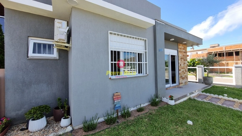 CASA DE ESQUINA PRÓXIMA DO MAR E CENTRO DE ATLÂNTIDA SUL: 4ª foto da galeria de imagens do imóvel