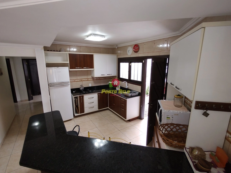 Linda casa com piscina apenas 100 metros do mar!: 9ª foto da galeria de imagens do imóvel