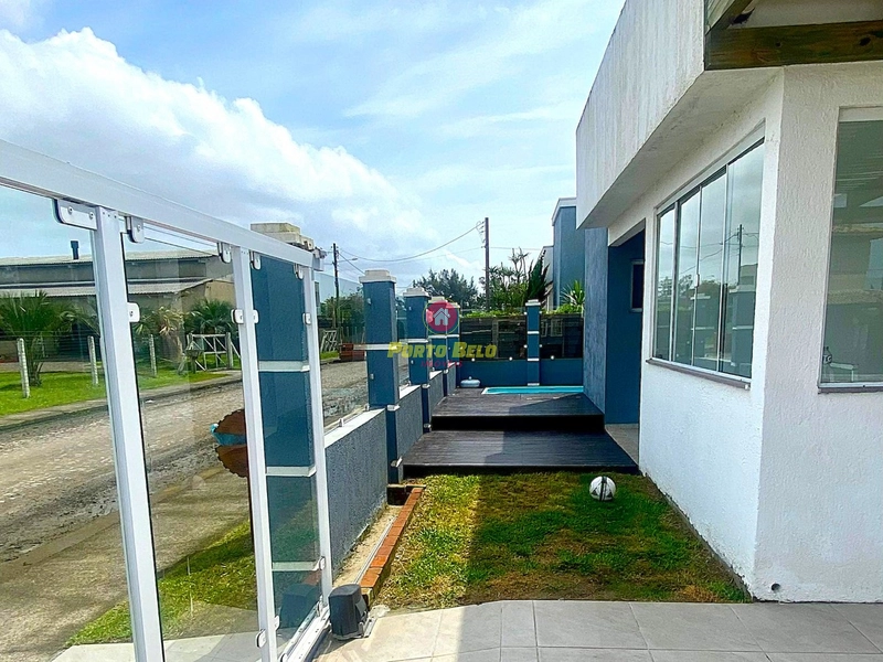CASA DE ESQUINA COM PISCINA À VENDA: 20ª foto da galeria de imagens do imóvel
