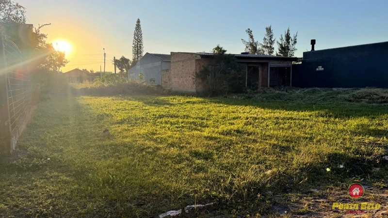 Terreno bem localizado!: 1ª foto da galeria de imagens do imóvel