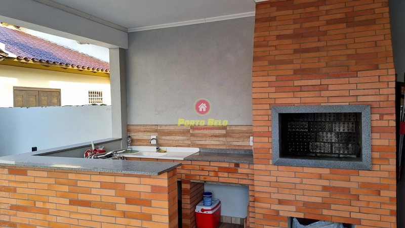 CASA À VENDA PERTO DO MAR: 6ª foto da galeria de imagens do imóvel