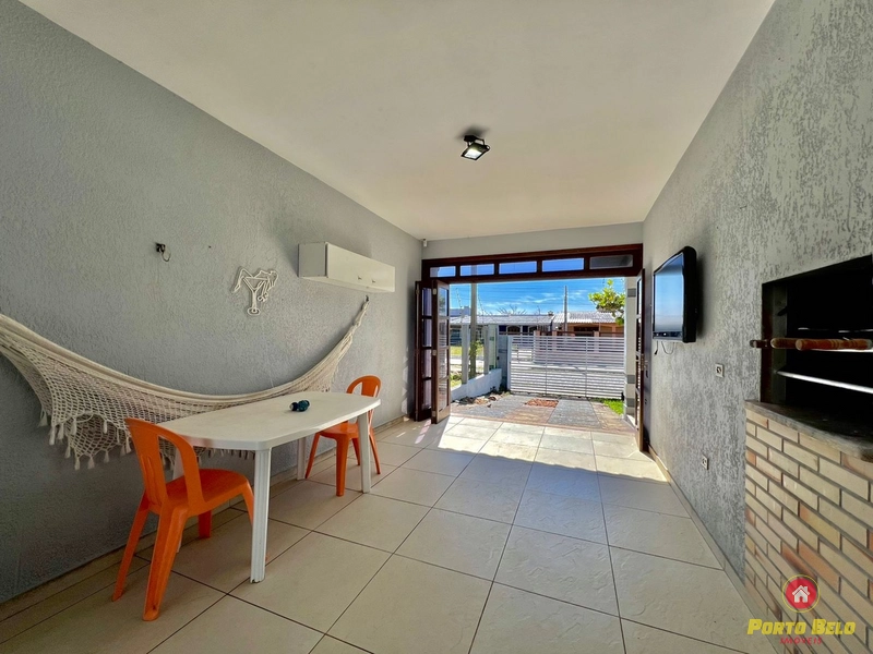 CASA APENAS 2 QUADRAS DO MAR: 7ª foto da galeria de imagens do imóvel