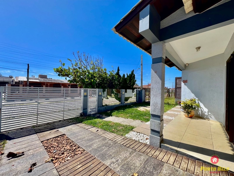 CASA APENAS 2 QUADRAS DO MAR: 1ª foto da galeria de imagens do imóvel