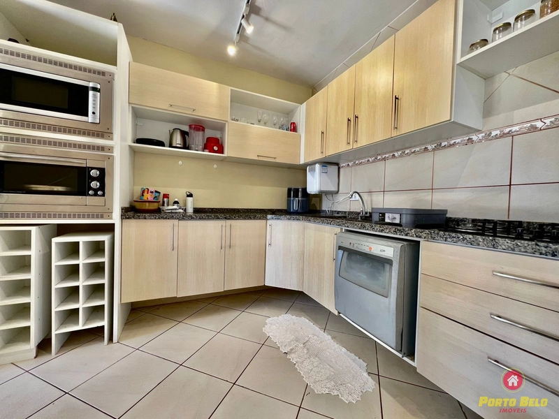 CASA APENAS 2 QUADRAS DO MAR: 18ª foto da galeria de imagens do imóvel