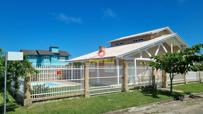 CASA COM PISCINA PRÓXIMO DO MAR: 2ª foto da galeria de imagens do imóvel