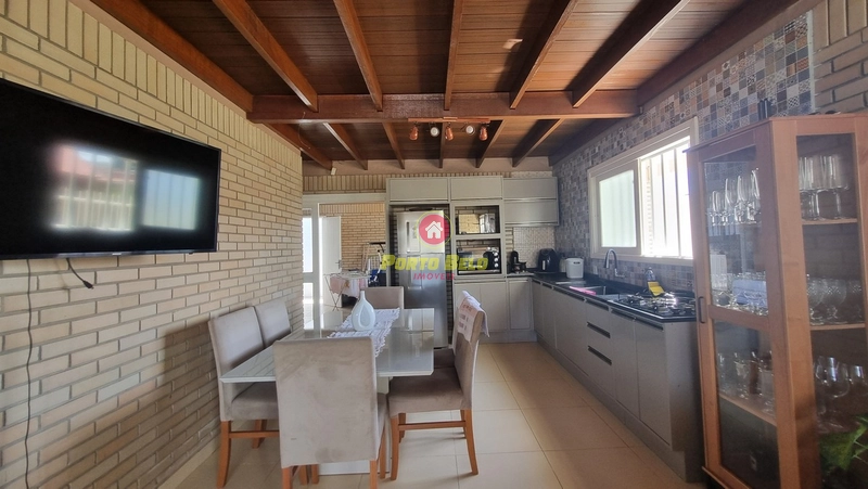 CASA COM PISCINA PRÓXIMO DO MAR: 6ª foto da galeria de imagens do imóvel