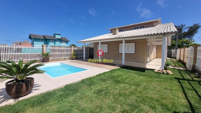 CASA COM PISCINA PRÓXIMO DO MAR: 1ª foto da galeria de imagens do imóvel