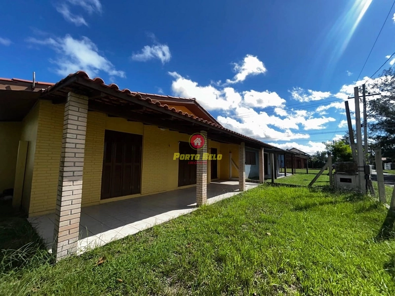 CASA EM FRENTE AO MAR: 1ª foto da galeria de imagens do imóvel