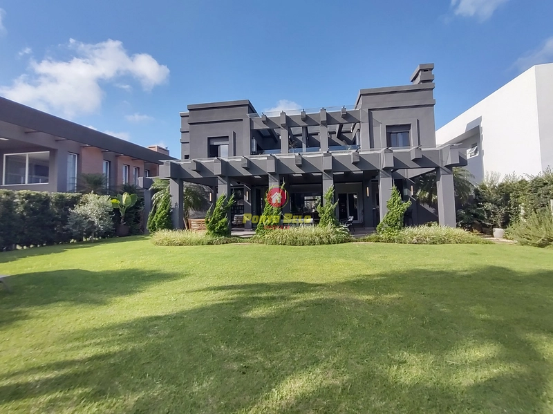 SOBRADO DE LUXO NO VILLAGIO EM XANGRI-LÁ: 24ª foto da galeria de imagens do imóvel