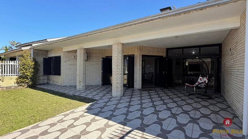 CASA EM LAJE PERTO DA PRAIA: 1ª foto da galeria de imagens do imóvel