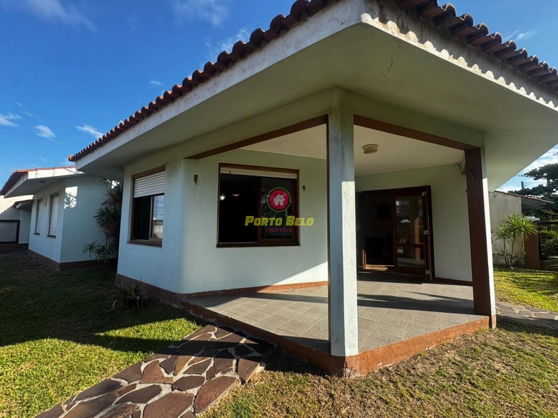 CASA DE ESQUINA EM LAJE | 100M DA PRAIA: 2ª foto da galeria de imagens do imóvel