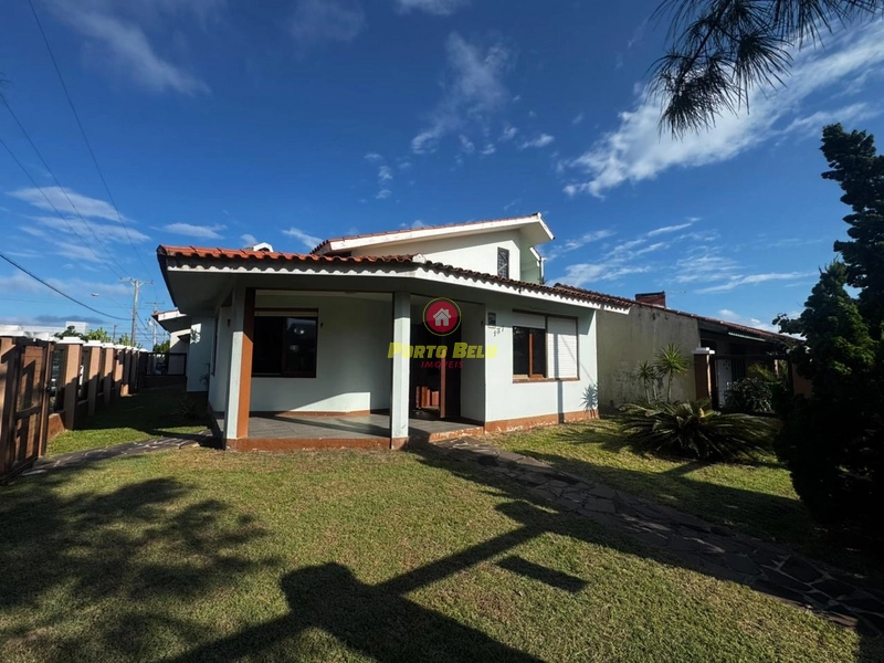 CASA DE ESQUINA EM LAJE | 100M DA PRAIA: 1ª foto da galeria de imagens do imóvel