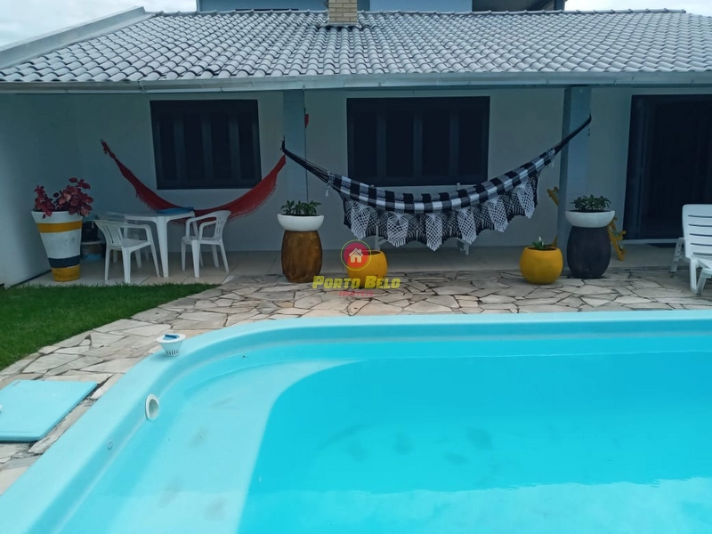 CASA DE ESQUINA EM AVENIDA COM PISCINA PRÓXIMO AO CENTRO!!!: 2ª foto da galeria de imagens do imóvel