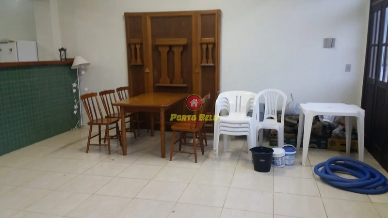 CASA DE ESQUINA EM AVENIDA COM PISCINA PRÓXIMO AO CENTRO!!!: 10ª foto da galeria de imagens do imóvel