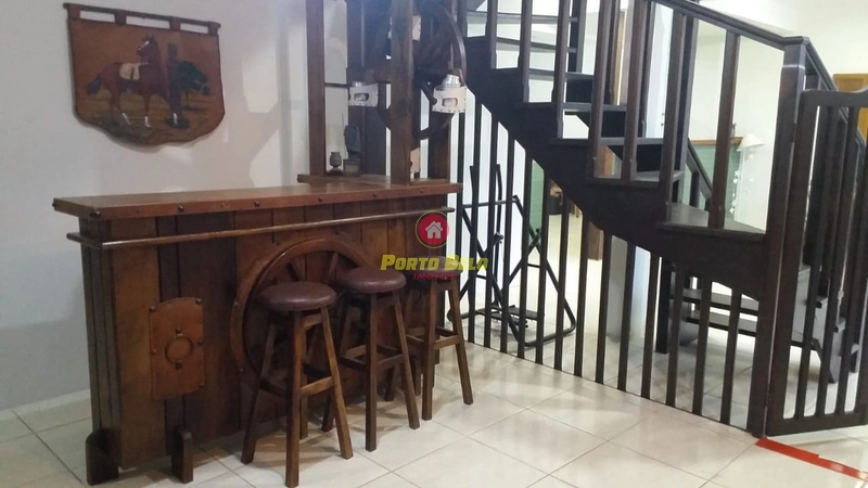 CASA DE ESQUINA EM AVENIDA COM PISCINA PRÓXIMO AO CENTRO!!!: 9ª foto da galeria de imagens do imóvel