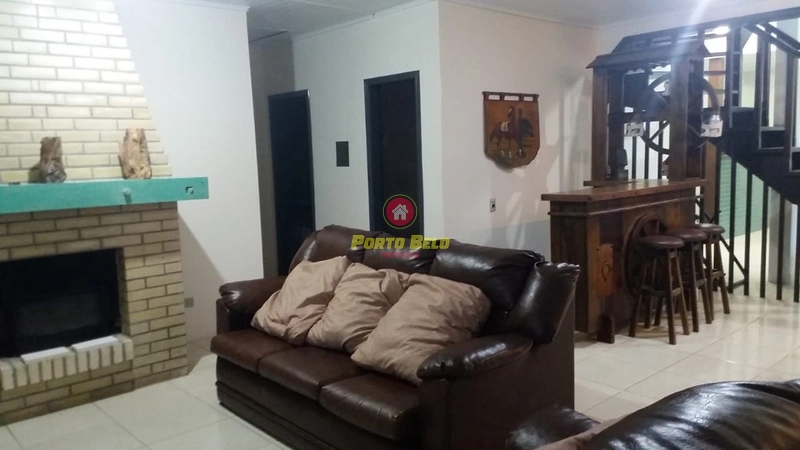 CASA DE ESQUINA EM AVENIDA COM PISCINA PRÓXIMO AO CENTRO!!!: 7ª foto da galeria de imagens do imóvel