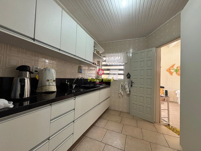 CASA À VENDA NA AVENIDA, A 300 M DO MAR.: 7ª foto da galeria de imagens do imóvel