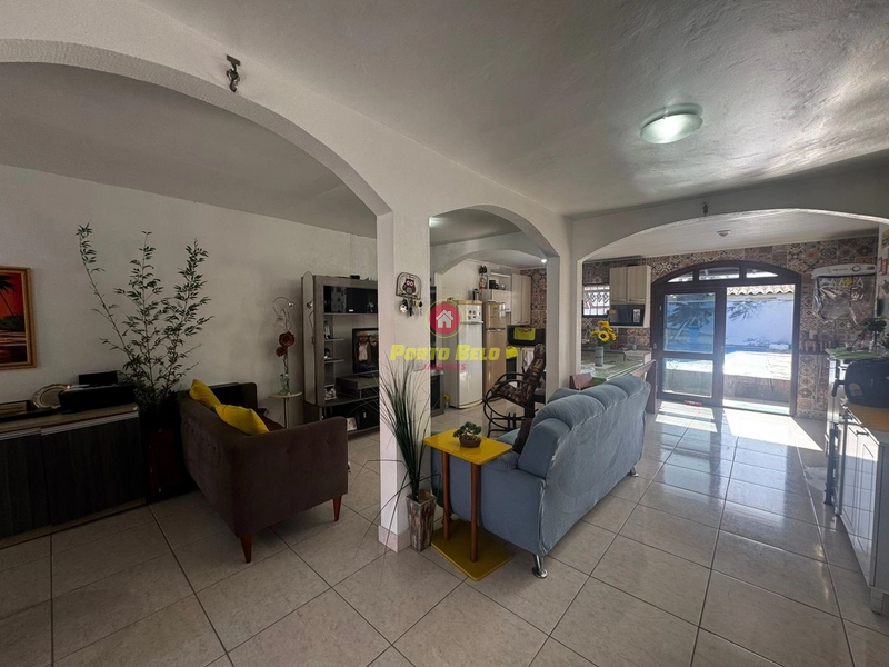CASA A 50M DA PRAIA COM PISCINA: 4ª foto da galeria de imagens do imóvel