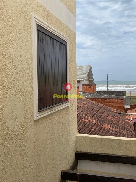 CASA APENAS UMA QUADRA DO MAR: 5ª foto da galeria de imagens do imóvel