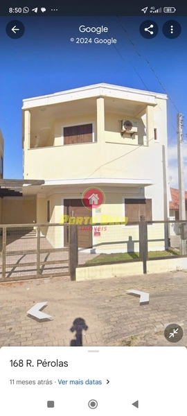 CASA APENAS UMA QUADRA DO MAR: 1ª foto da galeria de imagens do imóvel