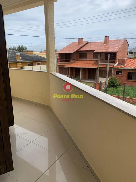 CASA APENAS UMA QUADRA DO MAR: 4ª foto da galeria de imagens do imóvel