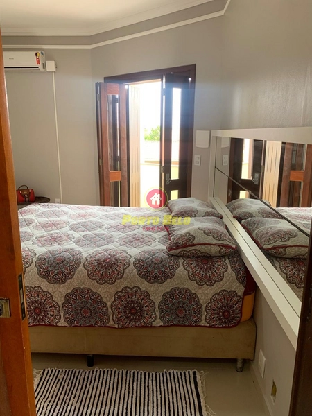 CASA APENAS UMA QUADRA DO MAR: 12ª foto da galeria de imagens do imóvel
