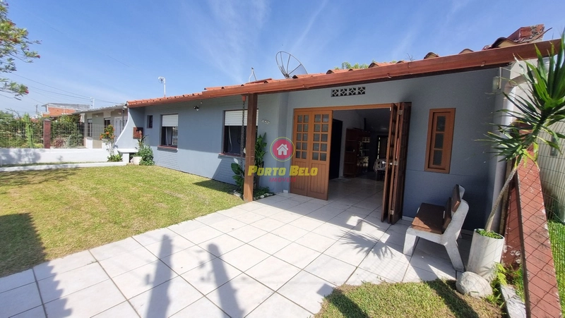 CASA À VENDA  EM ATLÂNTIDA SUL: 1ª foto da galeria de imagens do imóvel