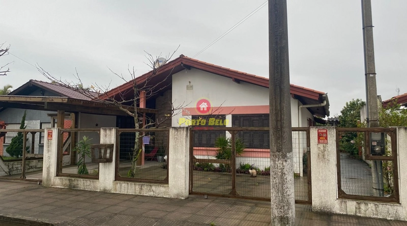 CASA PRÓXIMO AO CENTRO DE ATLANTIDA SUL: 1ª foto da galeria de imagens do imóvel