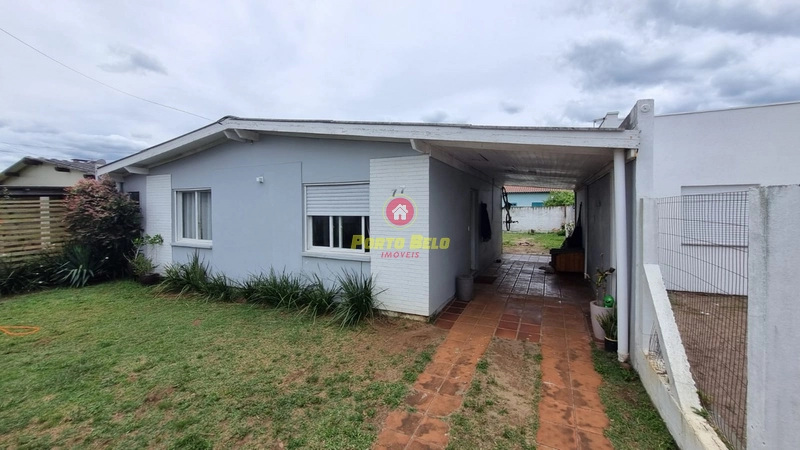 CASA À VENDA A 400m BEIRA-MAR: 1ª foto da galeria de imagens do imóvel