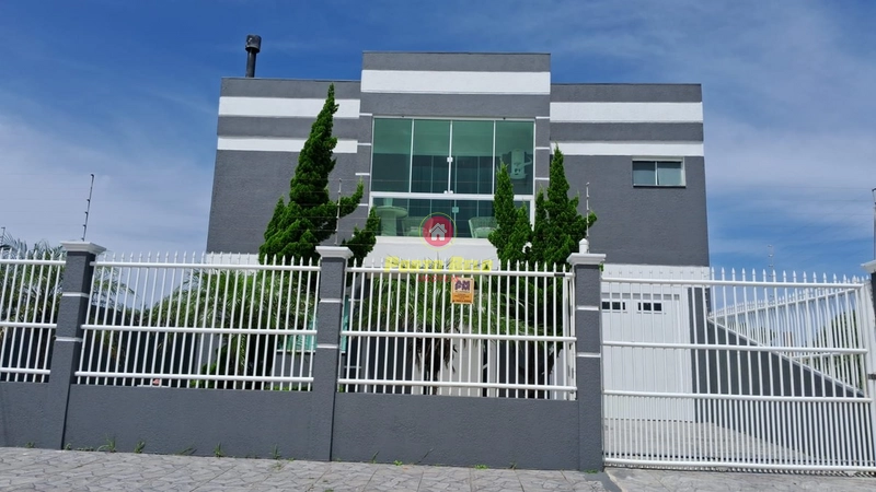 Oportunidade! CASA COM PISCINA À VENDA EM RAINHA DO MAR!!!: 2ª foto da galeria de imagens do imóvel