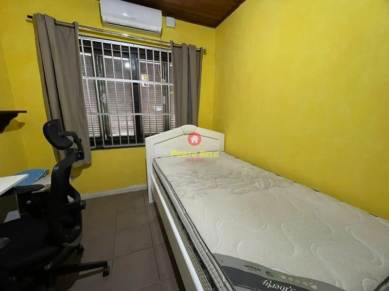 CASA AO LADO DO COND. PENÍNSULA: 3ª foto da galeria de imagens do imóvel