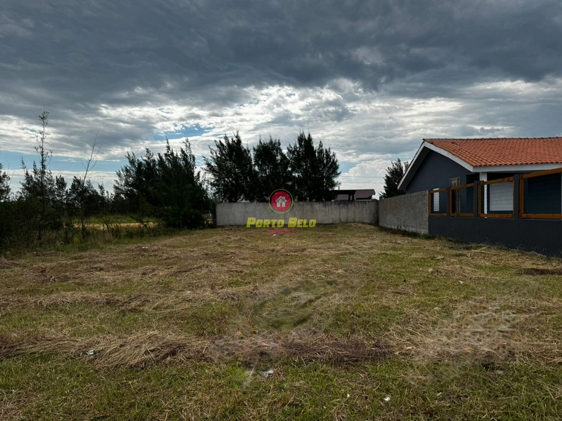 TERRENO AO LADO DO CONDOMÍNIO EM ATLÂNTIDA SUL: 3ª foto da galeria de imagens do imóvel