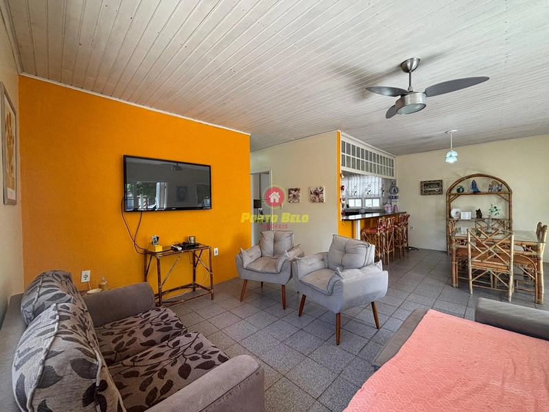 CASA COM PISCINA E FESTEIRO: 7ª foto da galeria de imagens do imóvel