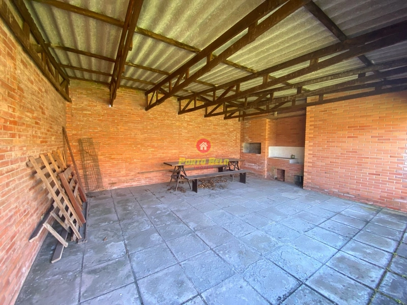 CASA DE ESQUINA COM ÁREA VERDE: 15ª foto da galeria de imagens do imóvel