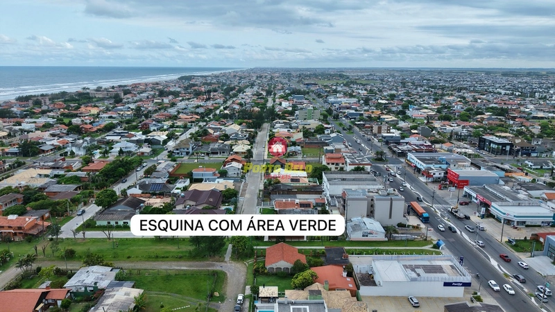 CASA DE ESQUINA COM ÁREA VERDE: 21ª foto da galeria de imagens do imóvel