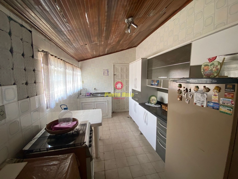 CASA DE ESQUINA COM ÁREA VERDE: 8ª foto da galeria de imagens do imóvel