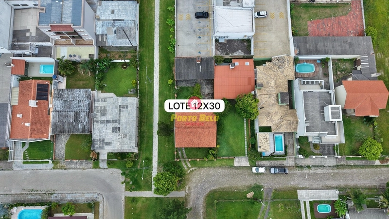 CASA DE ESQUINA COM ÁREA VERDE: 19ª foto da galeria de imagens do imóvel