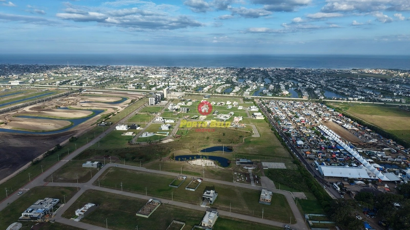 CASA À VENDA EM CONDOMINIO: 28ª foto da galeria de imagens do imóvel