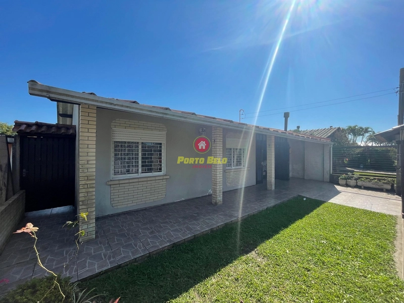 CASA À VENDA, COM PISCINA !!!: 1ª foto da galeria de imagens do imóvel