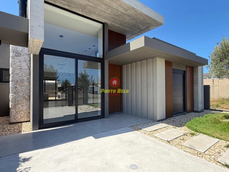 CASA DE ALTO PADRÃO 200M DA PRAIA: 1ª foto da galeria de imagens do imóvel