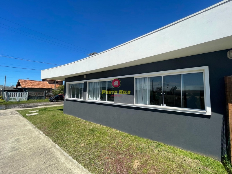 CASA DE LAJE EM ESQUINA  |  ATLÂNTIDA SUL: 2ª foto da galeria de imagens do imóvel
