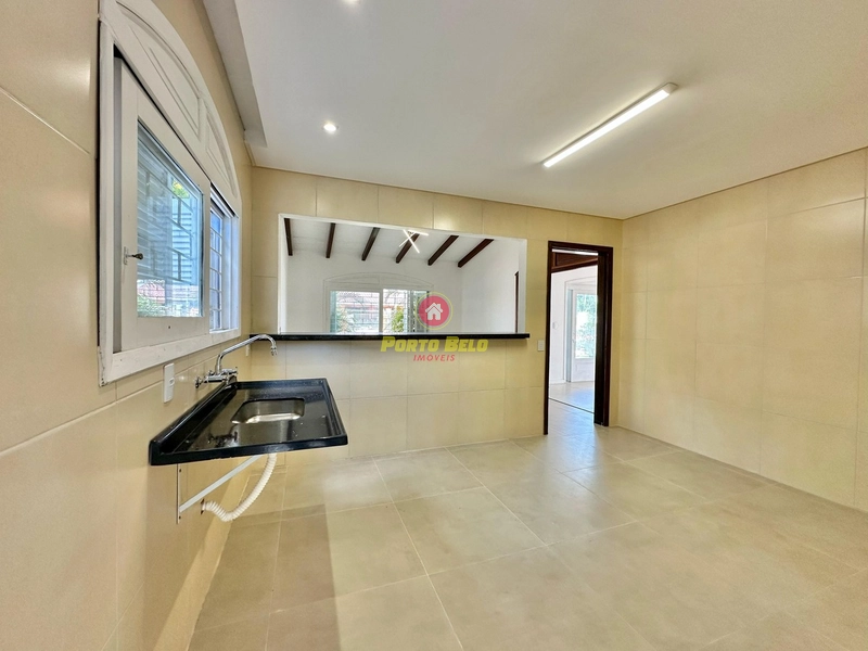 CASA À VENDA EM ATLÂNTIDA COM PISCINA PRÓXIMO A PLATAFORMA: 5ª foto da galeria de imagens do imóvel