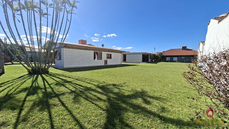 CASA EM AVENIDA EM AMPLO LOTE: 4ª foto da galeria de imagens do imóvel